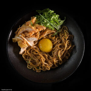 מתכון אסייאתי של נודלס עם שניצל